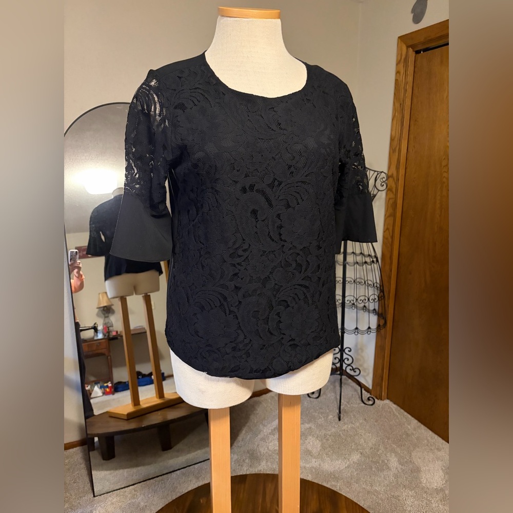 Van Heusen Black Lace Women's Top
Size XL
